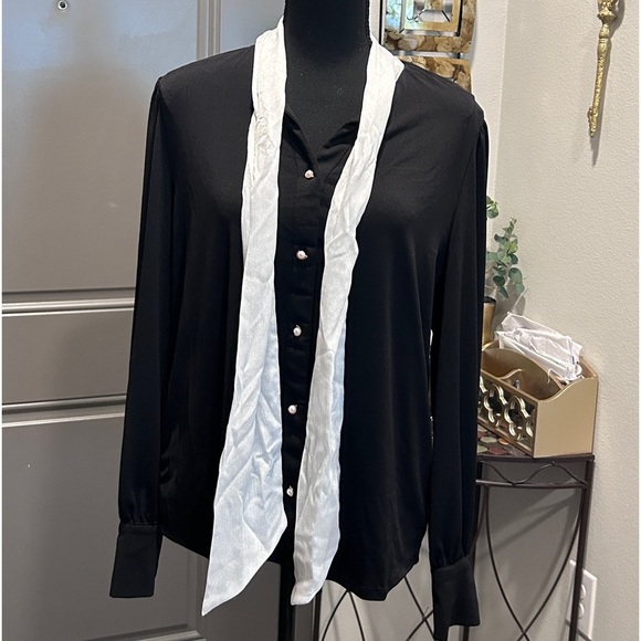 Adriana papel, black blouse . - Picture 9 of 11